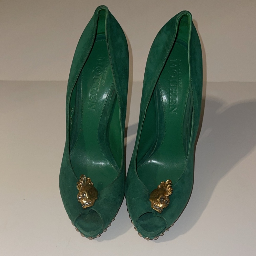 COPY - Classics Alexander McQueen green pumps